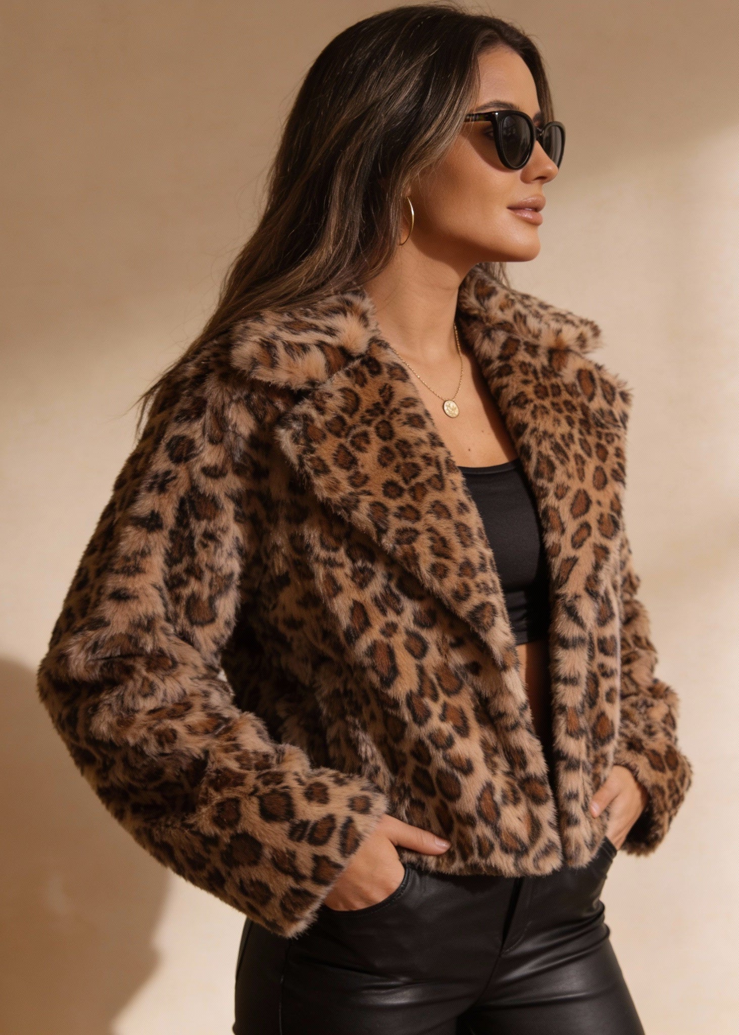 Casaco Peludo Leopard Chic Feminino