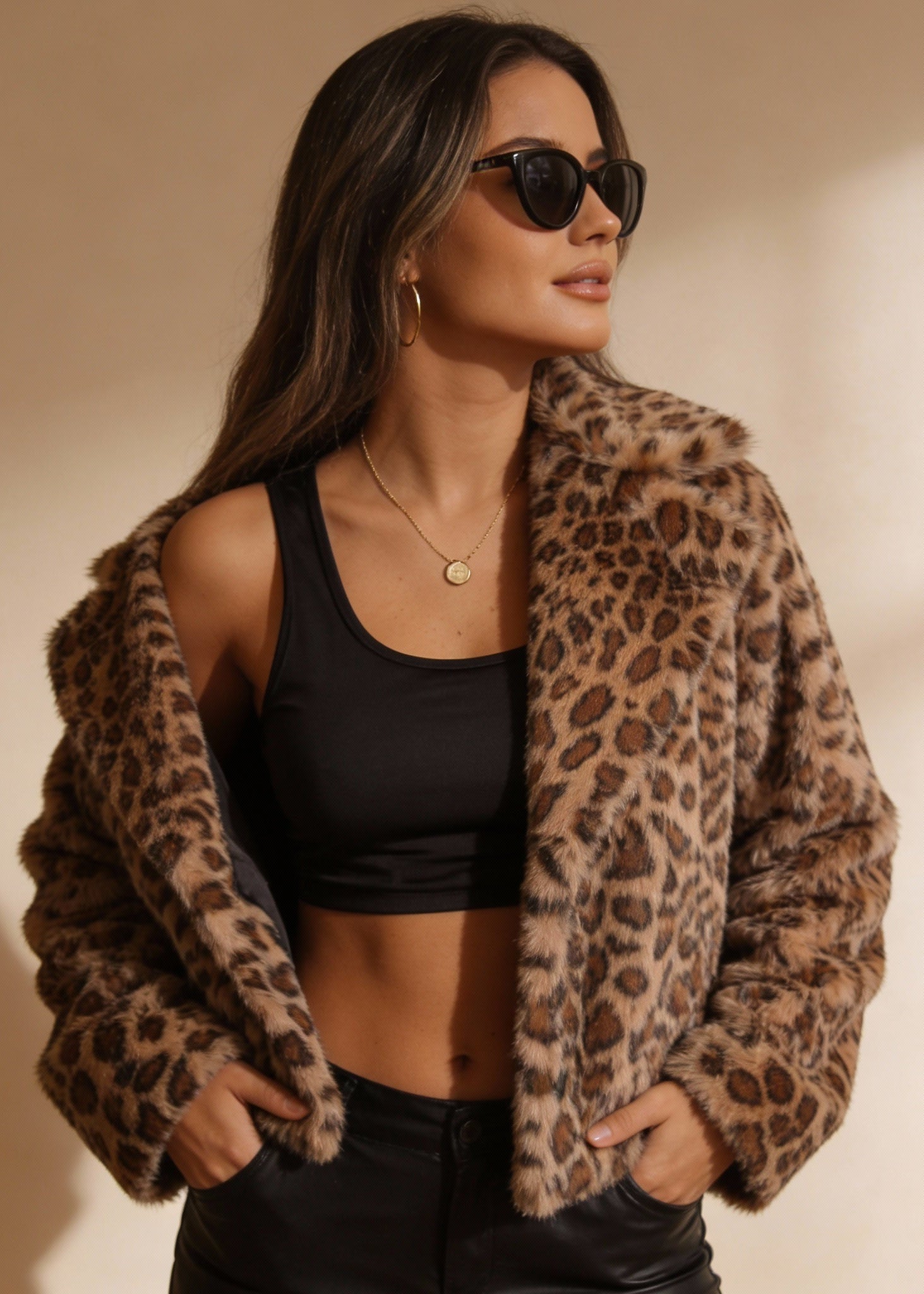 Casaco Peludo Leopard Chic Feminino