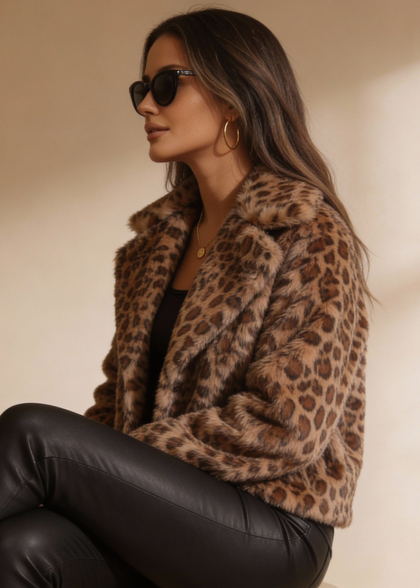 Casaco Peludo Leopard Chic Feminino