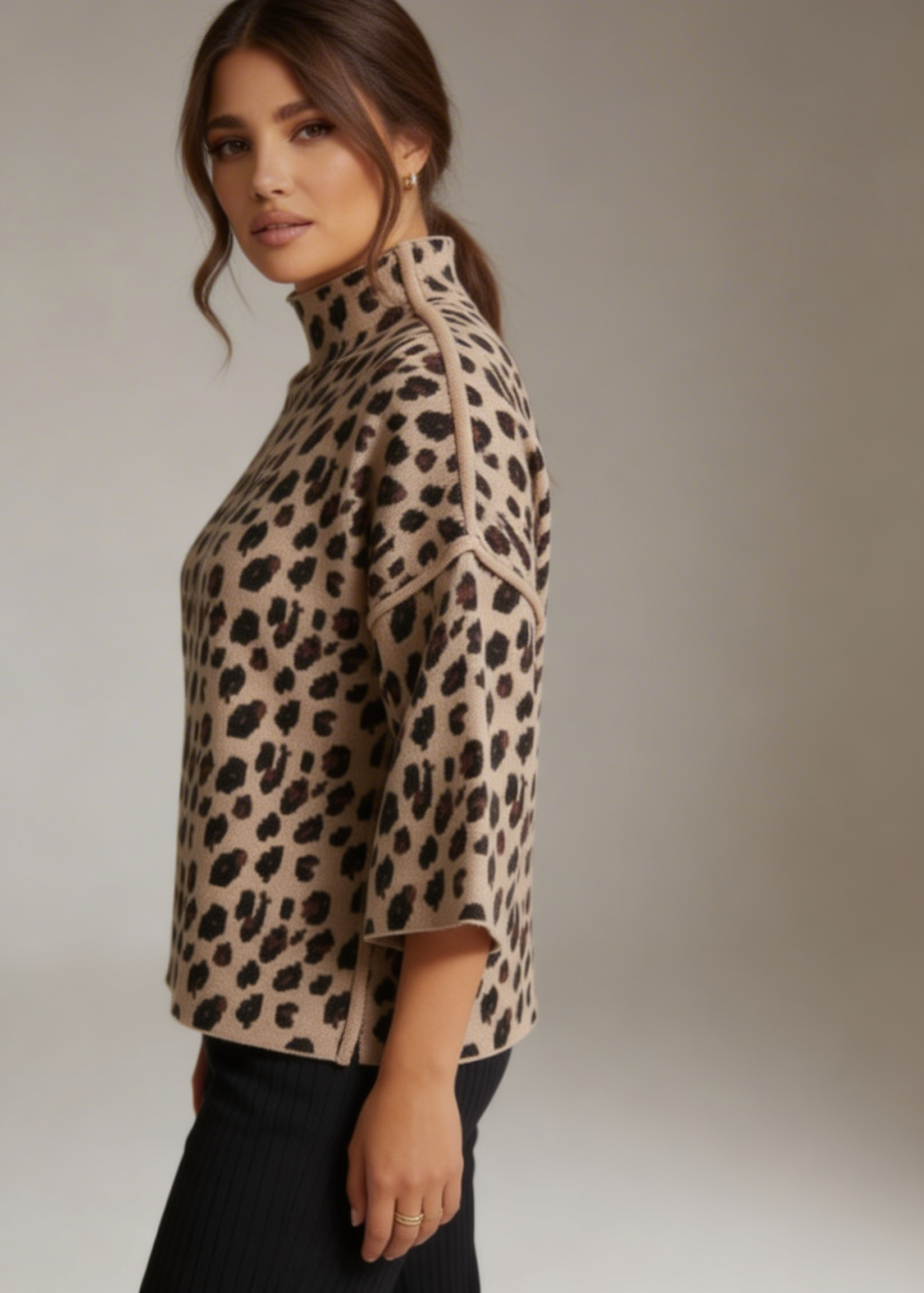 Camisola Animal Print Gola Estruturada
