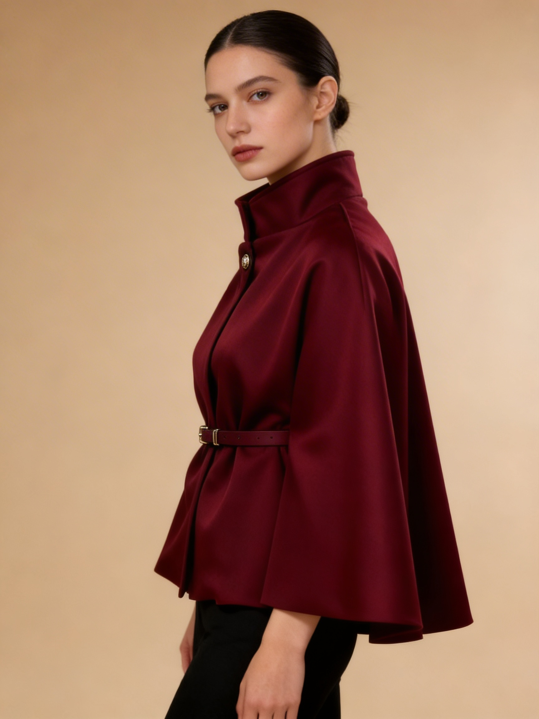 Capa Elegante com Cinto Ajustável