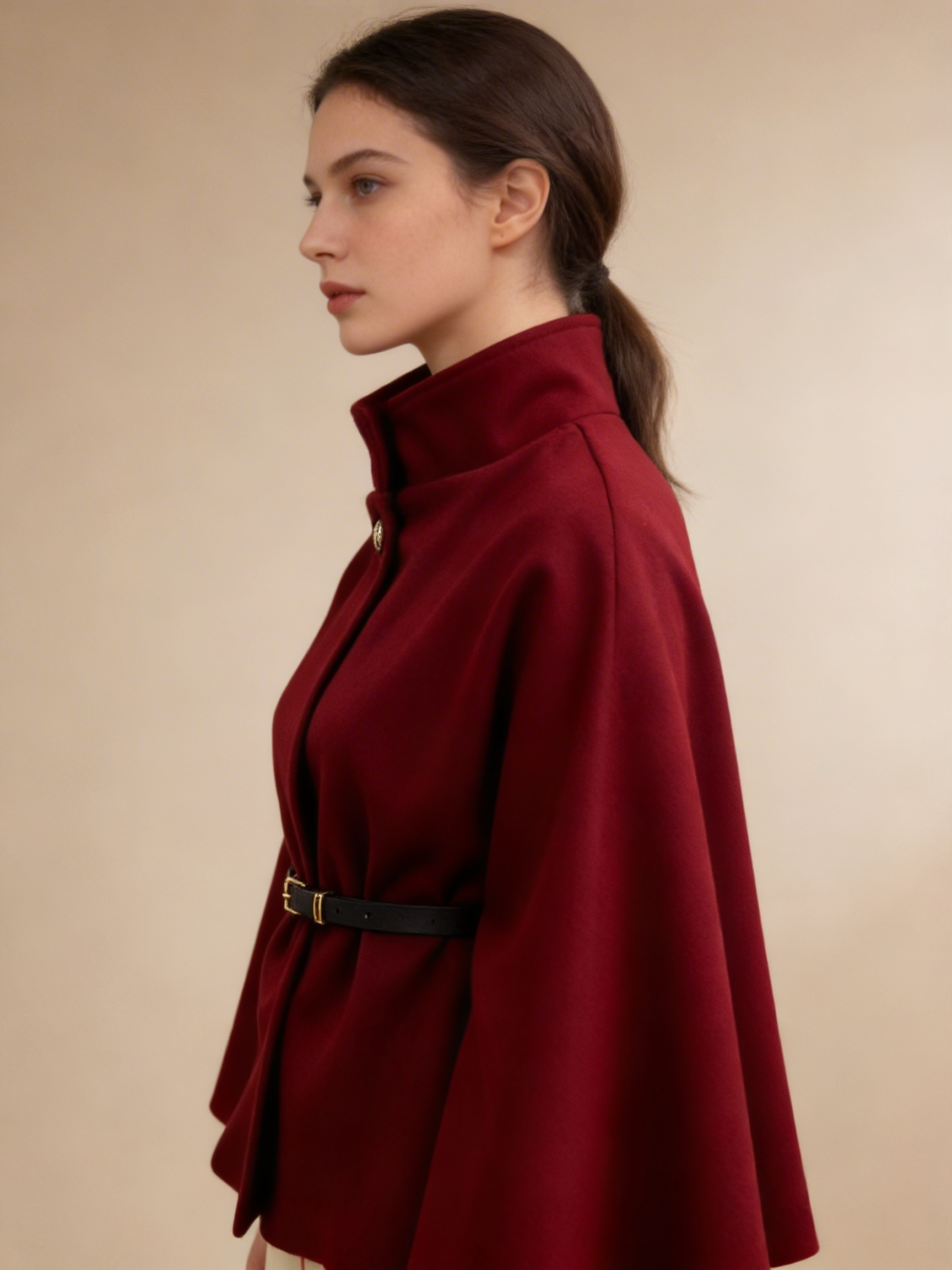 Capa Elegante com Cinto Ajustável