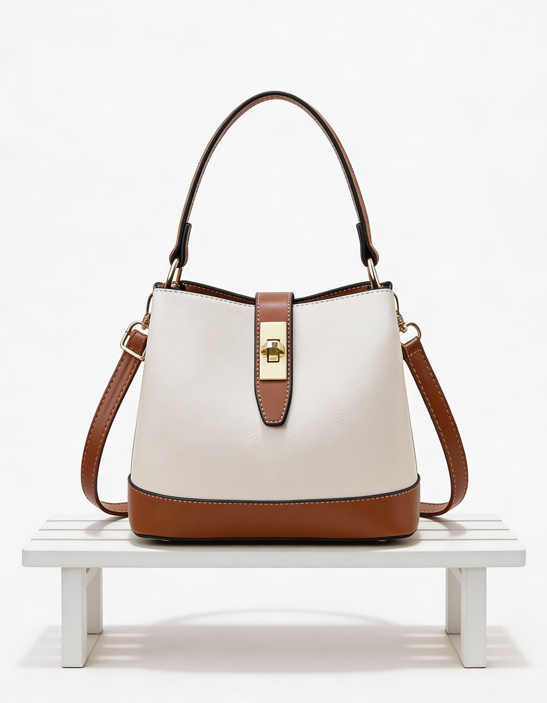 Mala Bucket Elegante com Fecho Metálico