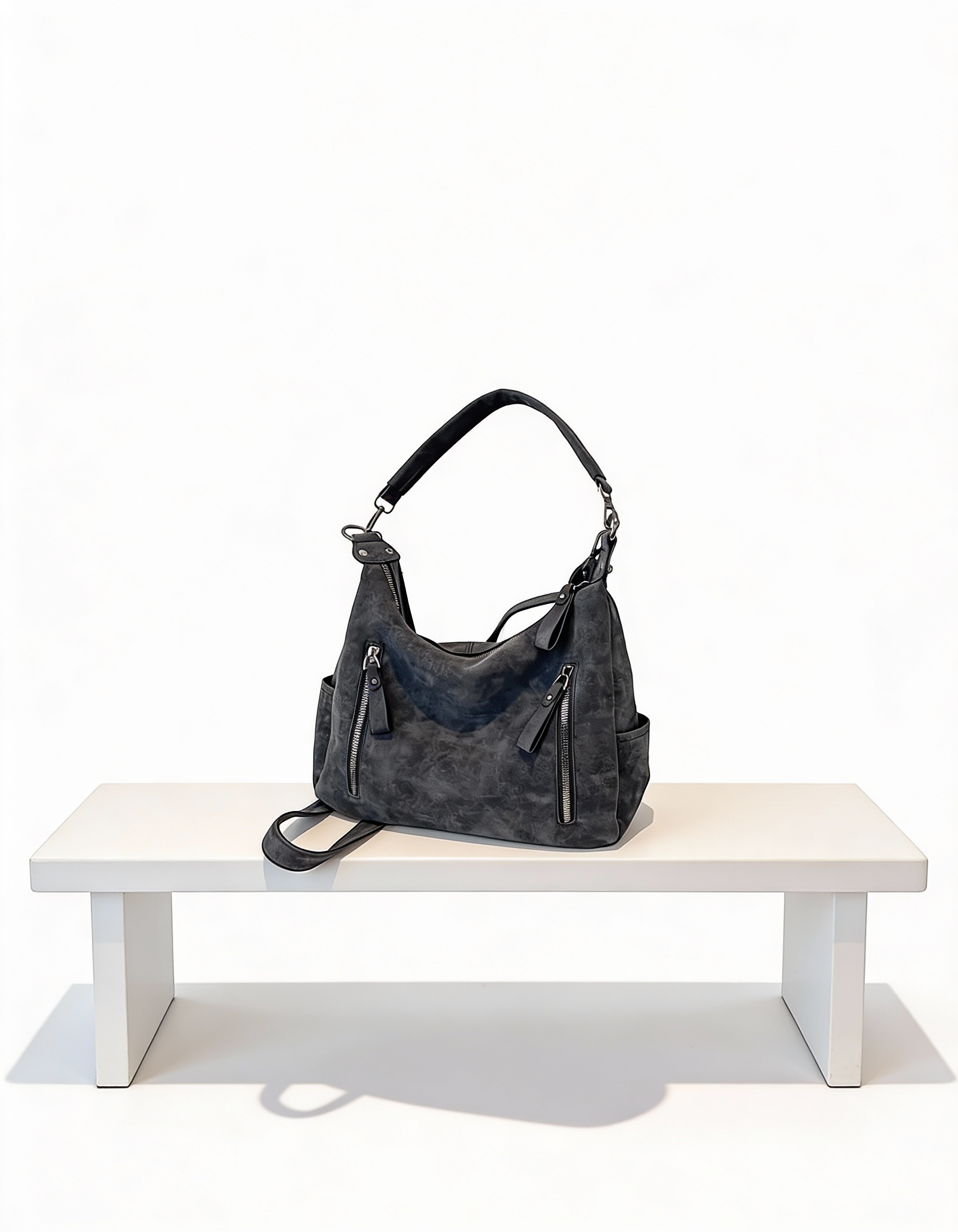 Mala Hobo Casual com Fechos Funcionais