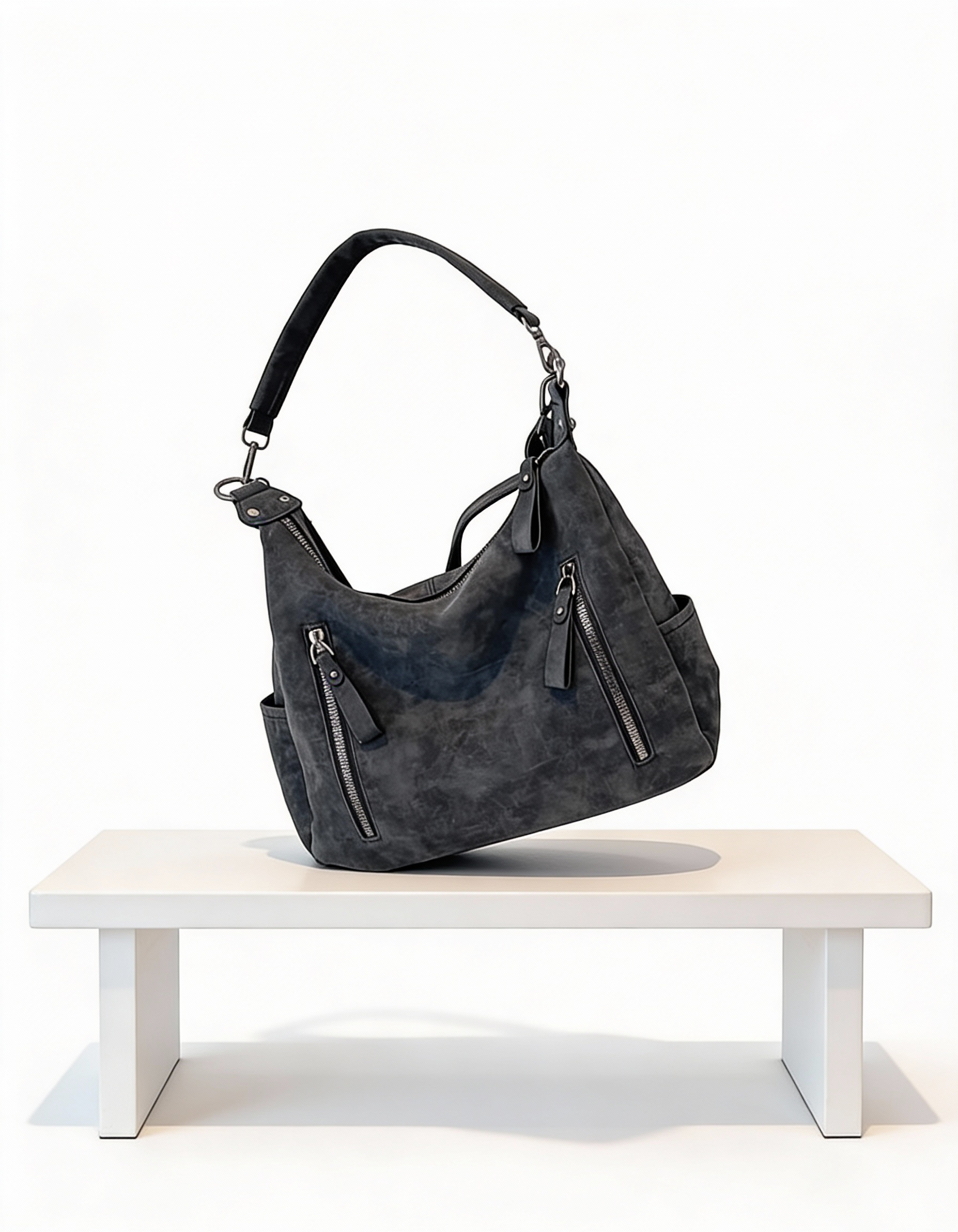 Mala Hobo Casual com Fechos Funcionais